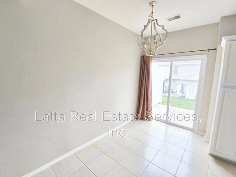 1633 SW Madison St — Photo 5