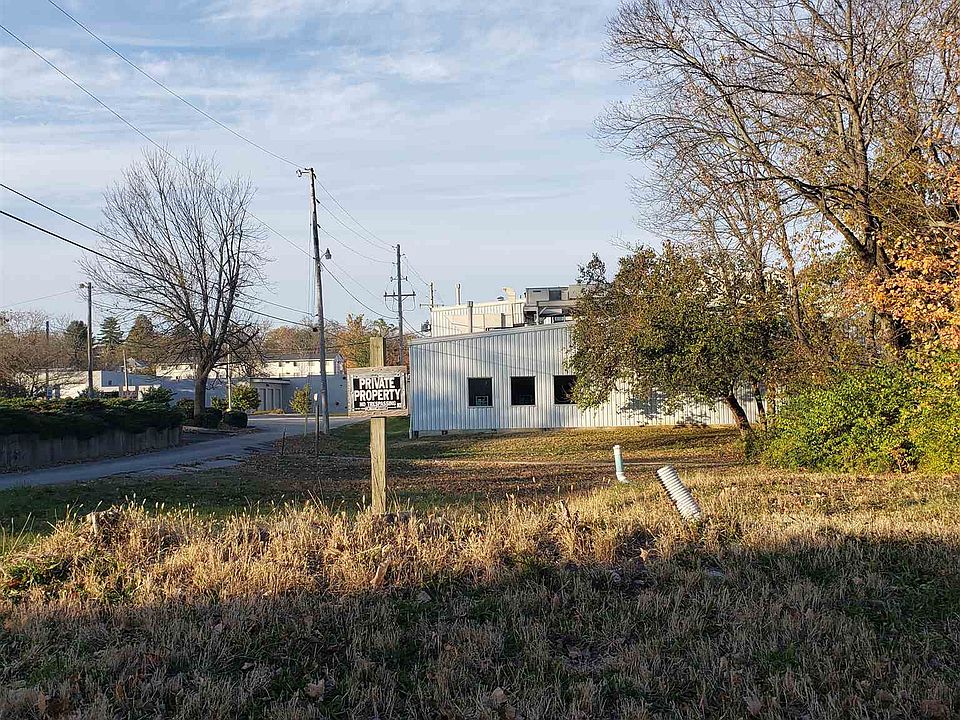 2nd image of 314 W 1st St