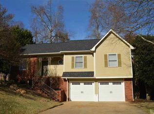 201 31st Avenue Ct NE, Hickory, NC 28601