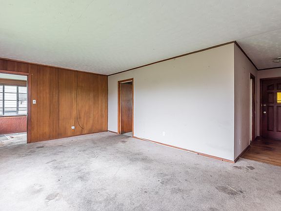 4th image of 3208 Sunset Ave