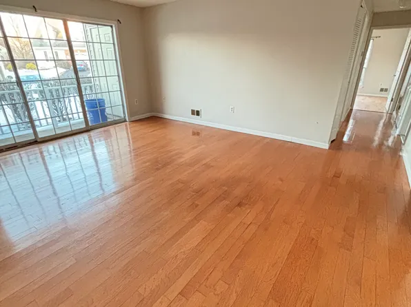 101 Reading Cir, Bridgewater, NJ 08807