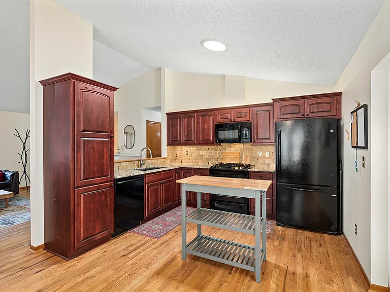 1702 Dora St — Photo 17