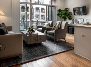 1139 W Monroe St #313B, Chicago, IL 60607