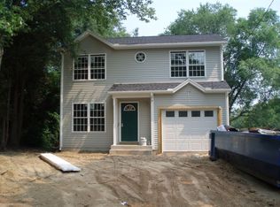 540 Gifford St, Springfield, MA 01118