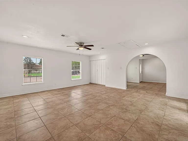 6311 Tall Willow Dr — Photo 11