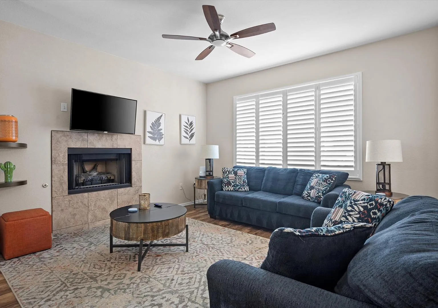 2929 W Yorkshire Dr - Yorkshire 1080 — Photo 2
