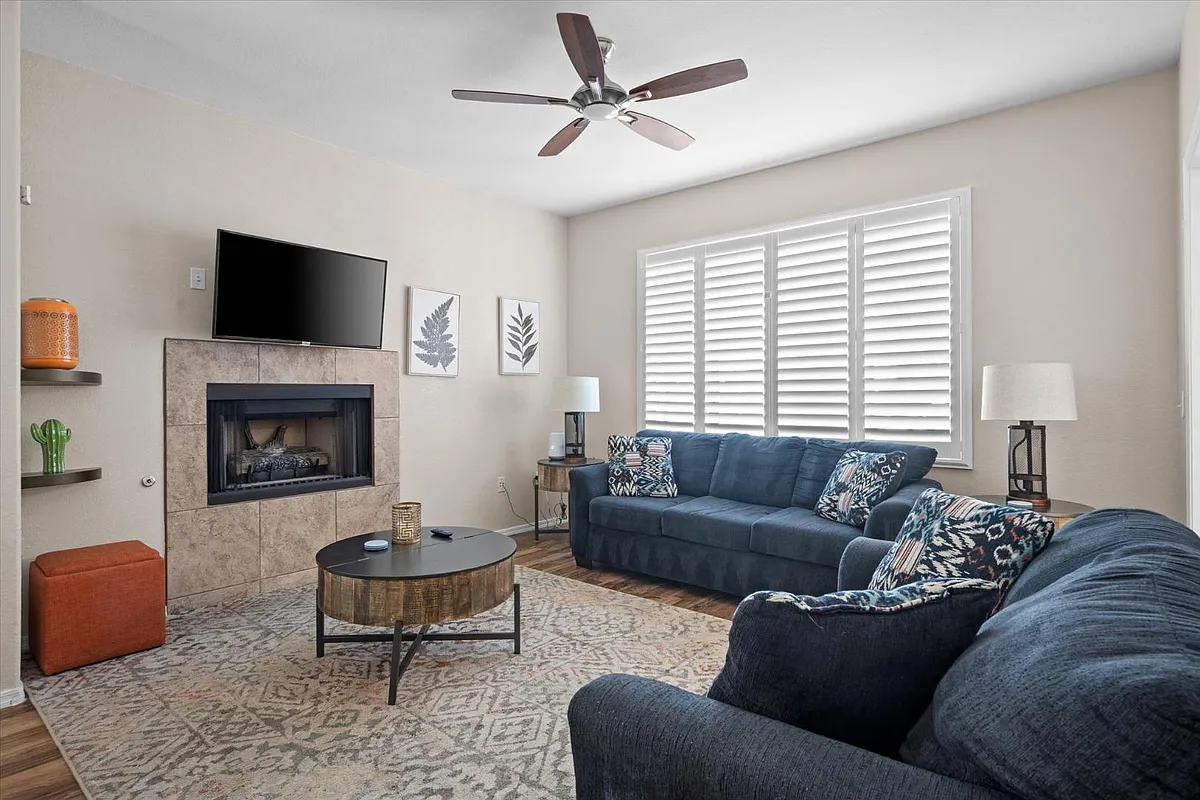 Unit Photo - 2929 W Yorkshire Dr #1080