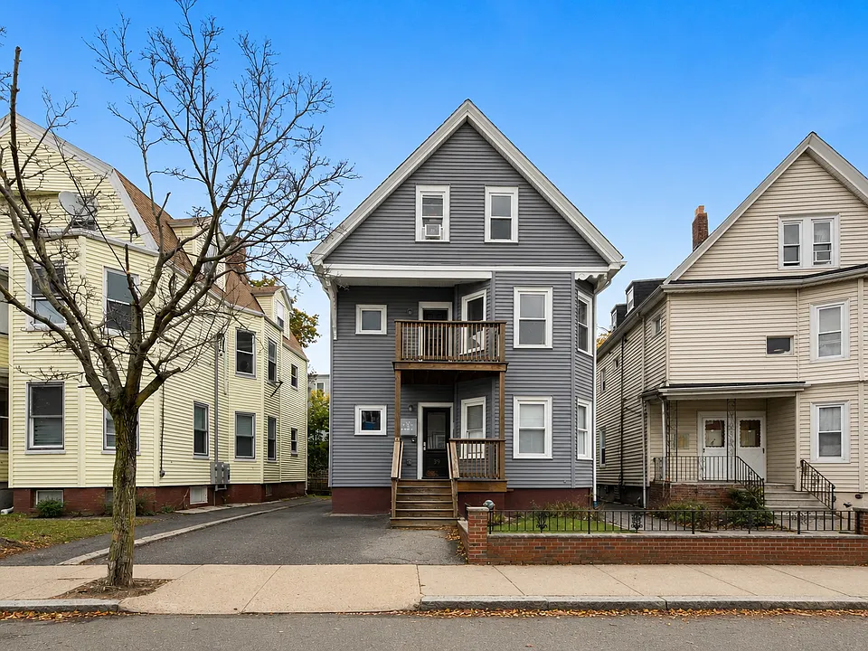 39 Bradley St #3