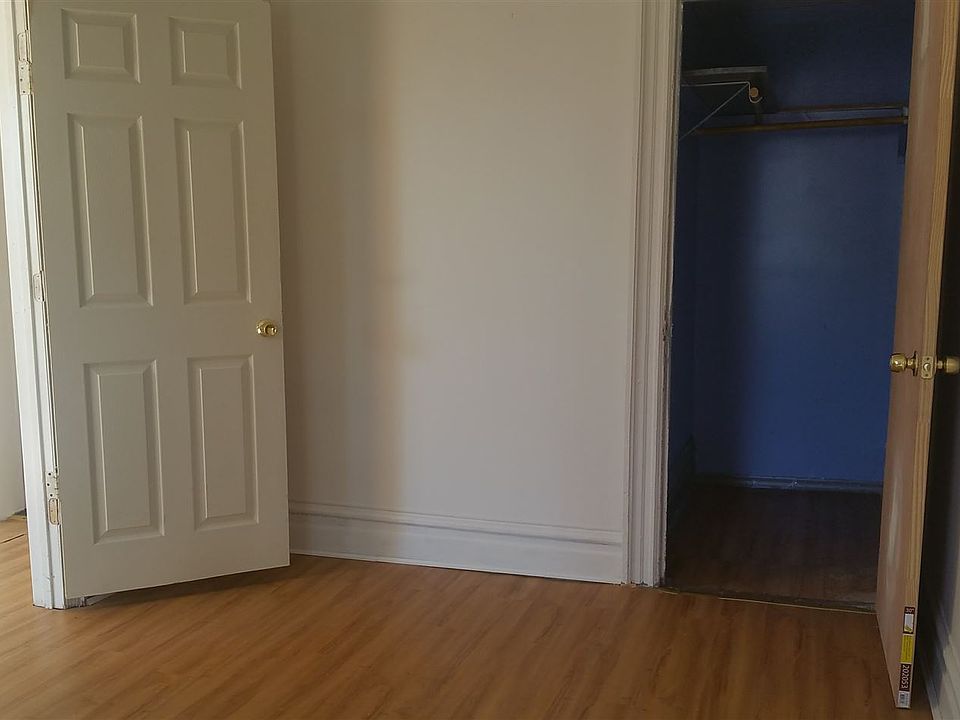 1st image of 215 Clifton Ave