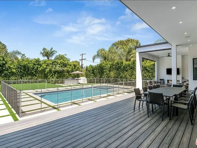 20141 Wells Dr — Photo 37