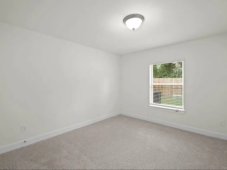 11422 Waterford Spring Trl — Photo 4