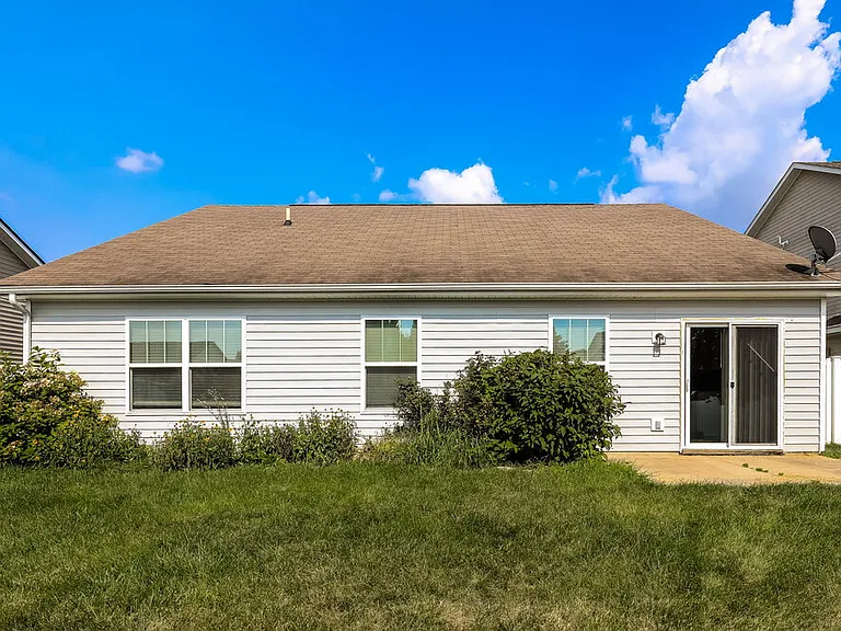 4557 Walcott Dr — Photo 16