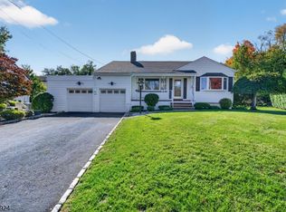 38 Nomahegan Ct, Cranford Twp., NJ 07016