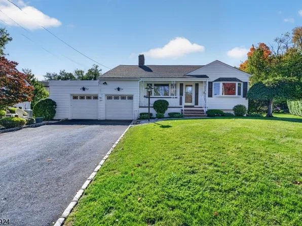 38 Nomahegan Ct, Cranford Twp., NJ 07016