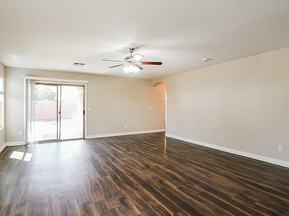 3rd image of 3035 W Belle Ave