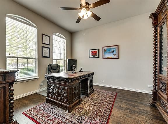4th image of 664 Featherstone Dr