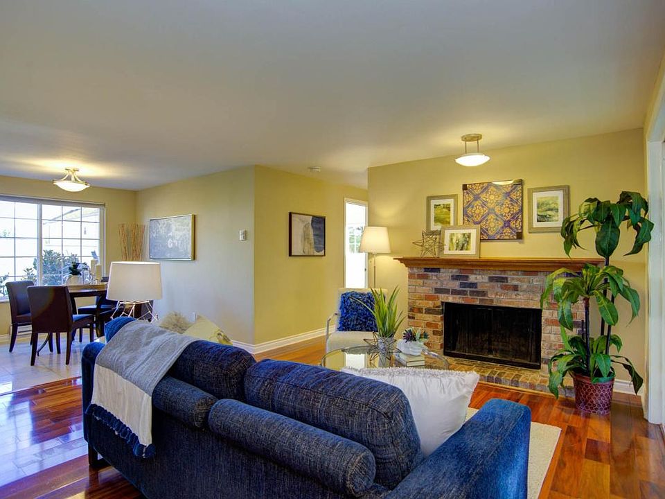 Bright, beautiful open layout for home living in a condo.
