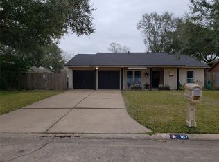 187 Loch Lomond Dr, League City, TX 77573