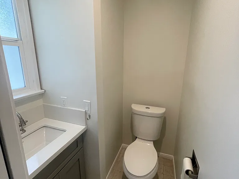 1/2 Bath