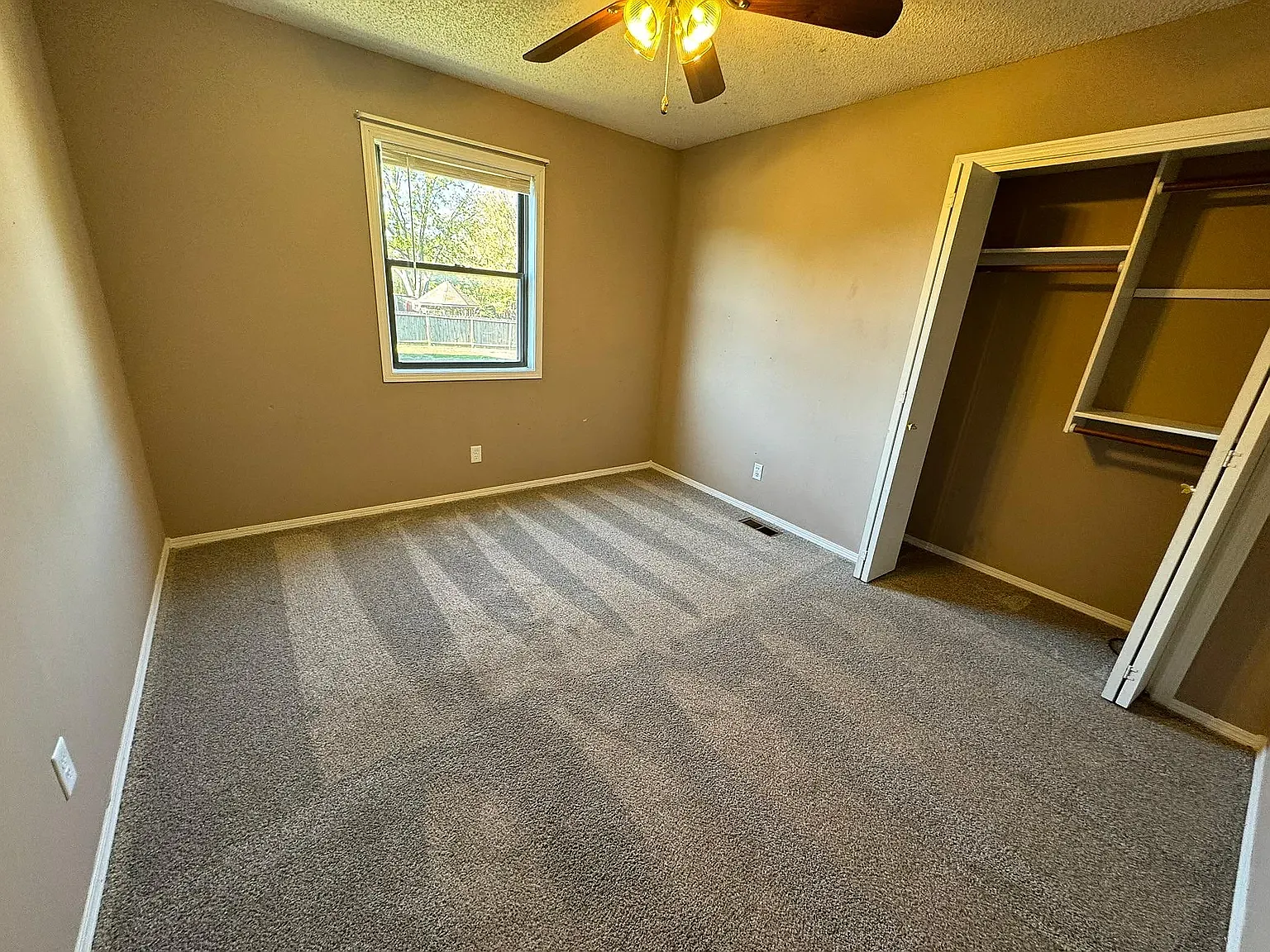 3 bed, 1688 sqft, $1,600 — Photo 4