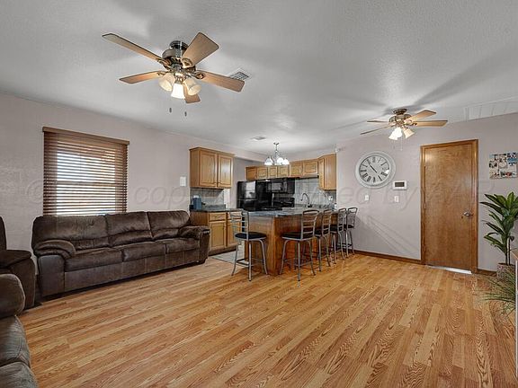 5th image of 504 E 5th St