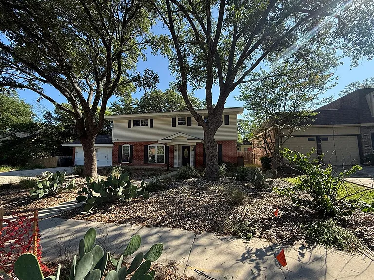 10606 Millspring — Photo 2