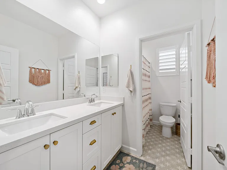 Upstairs Hall Bath 2