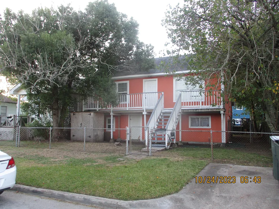 4323 Avenue R