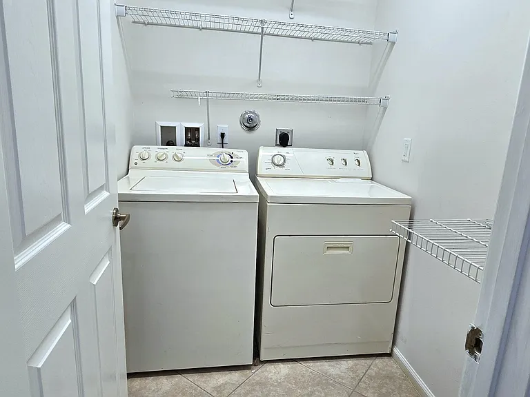 4305 Coventry Pointe Way — Photo 23