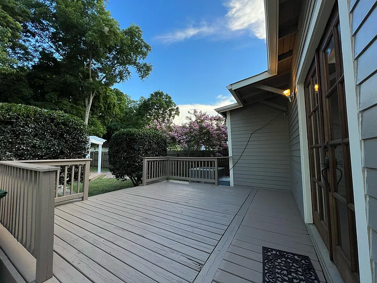 228 Walker Ave NE — Photo 25