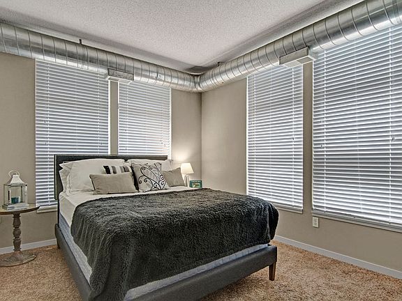 4th image of 3036 W Lake St Unit 402