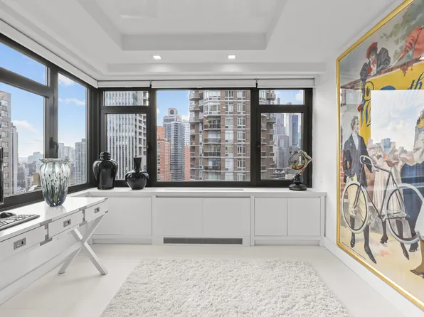 160 East 65th Street image 4 of 11