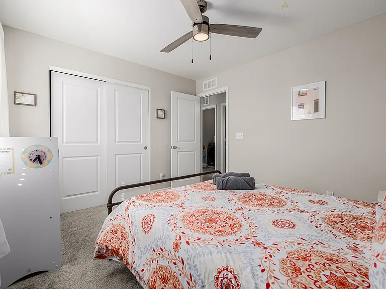 10406 Akron St — Photo 35