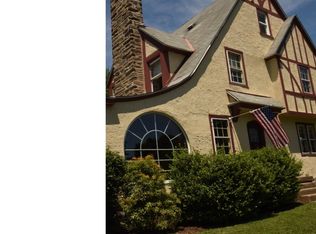 54 Meadowbrook Rd, Wayne, PA 19087