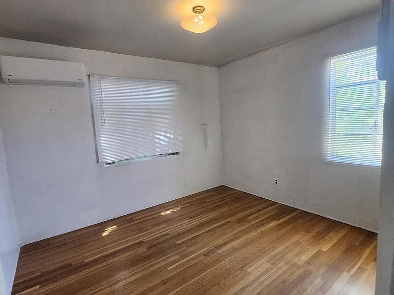 4019 Roma Ave NE — Photo 7