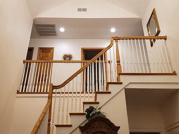 4th image of 190 Bradley Ln