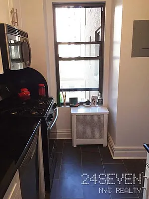 Rented by 24 7 NYC Realty Inc. | media 40