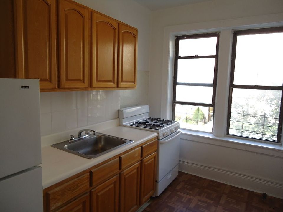 1st image of 33-09 Crescent St #2F
