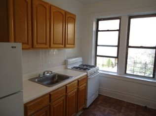 33-09 Crescent St #2F, Astoria, NY 11106