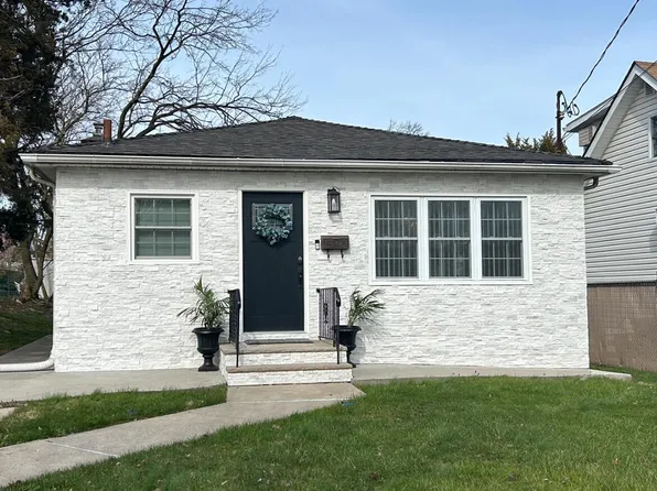 4269 Richmond Ave, Staten Island, NY 10312