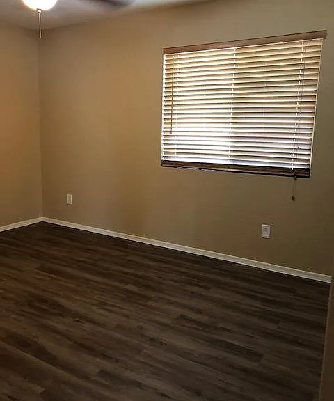 802 S 112th Ave — Photo 17