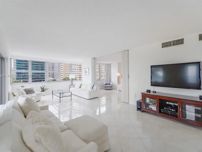 1950 S Ocean Dr #5Q — Photo 8