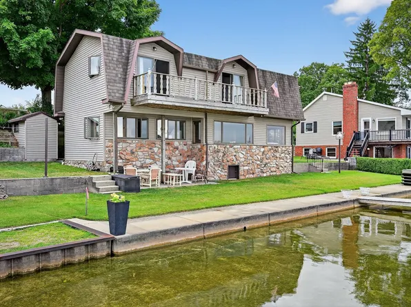 32680 South St, Lawton, MI 49065