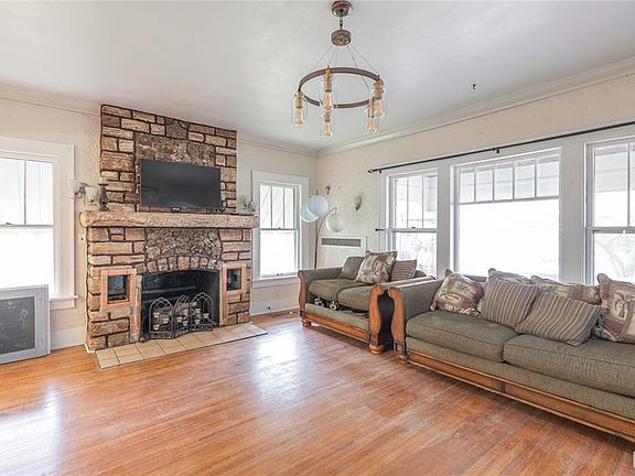 5th image of 100 E Scioto St