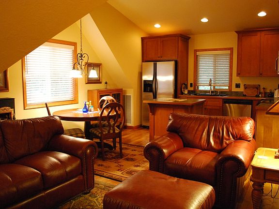 Dinette and kitchen area