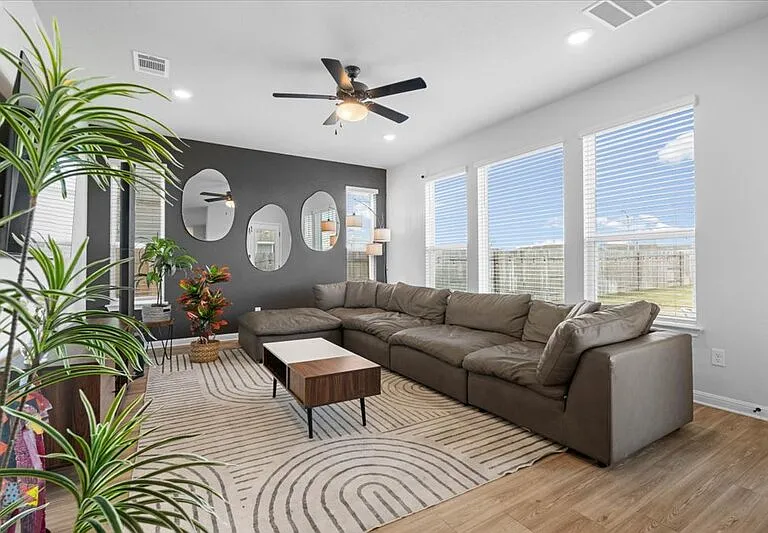 2120 Alice Jay Way — Photo 4