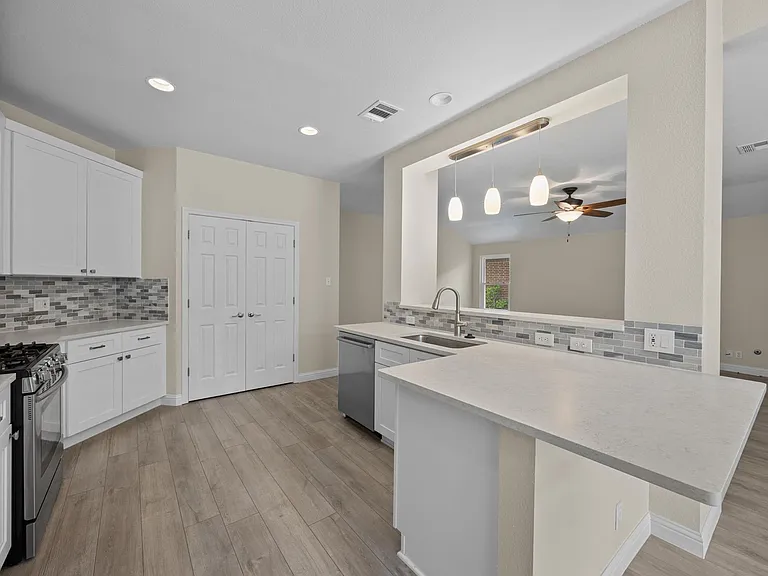 1617 Abbey Ln — Photo 11