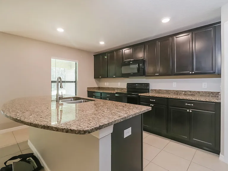 7014 Redbay Dr — Photo 8