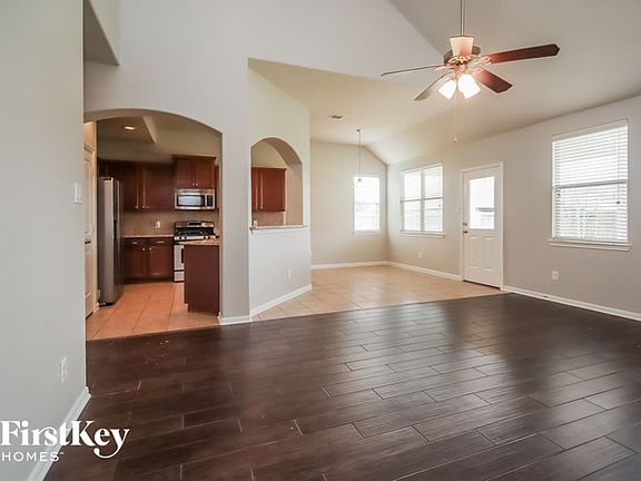 4th image of 8842 Debbie Terrace Dr