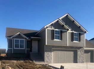 2605 SW River Trail Rd, Lees Summit, MO 64082